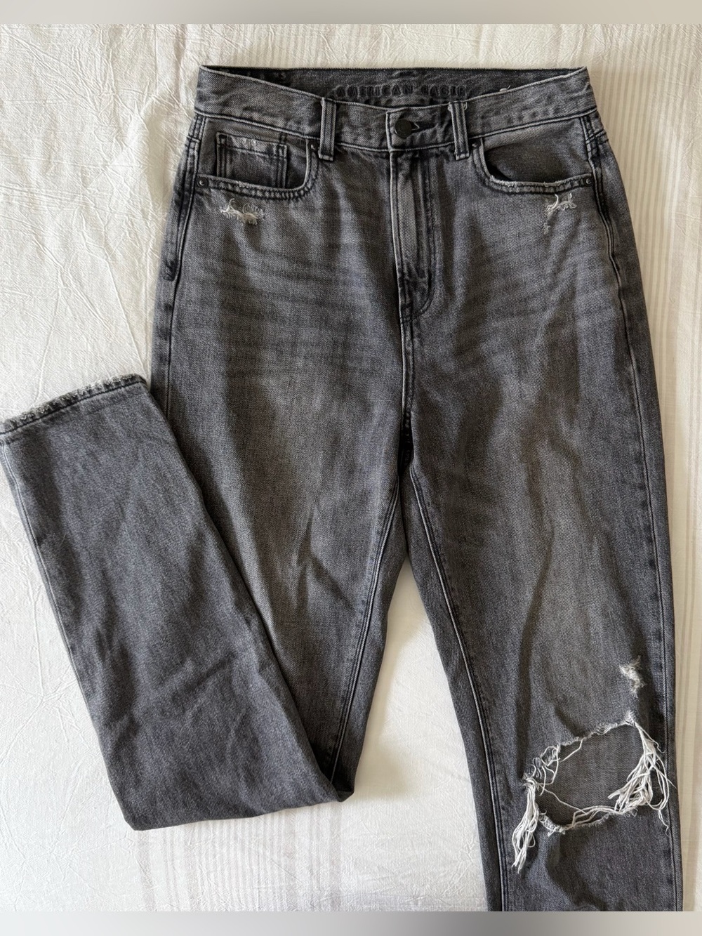 4 X-Long American Eagle Highest Rise Mom
Jeans